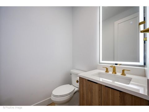 Tiny photo for 1124 W Addison Street #1, Chicago, IL 60613 (MLS # 12588825)