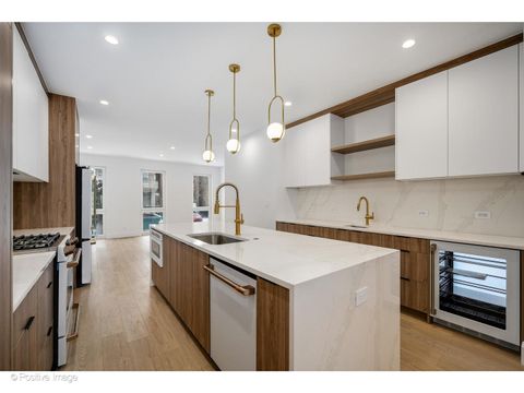 Tiny photo for 1124 W Addison Street #1, Chicago, IL 60613 (MLS # 12588825)