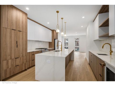 Tiny photo for 1124 W Addison Street #1, Chicago, IL 60613 (MLS # 12588825)