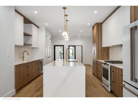 Tiny photo for 1124 W Addison Street #1, Chicago, IL 60613 (MLS # 12588825)