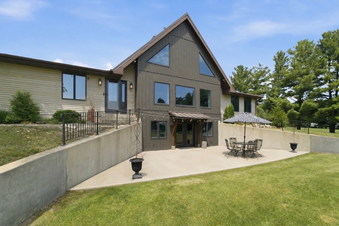 2437 N 1480 East Road
