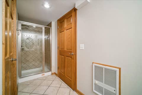 Tiny photo for 30 Beaconsfield Court, Lincolnshire, IL 60069 (MLS # 12723804)