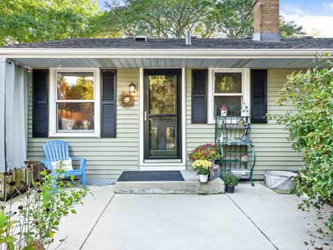 Tiny photo for 528 E Washington Street, Lombard, IL 60148 (MLS # 12492956)