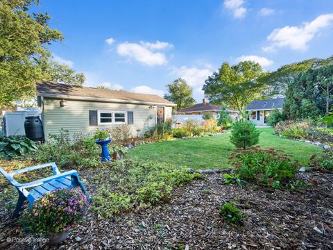 Tiny photo for 528 E Washington Street, Lombard, IL 60148 (MLS # 12492956)