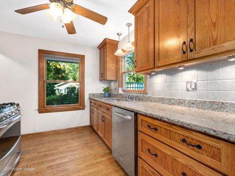 Tiny photo for 528 E Washington Street, Lombard, IL 60148 (MLS # 12492956)