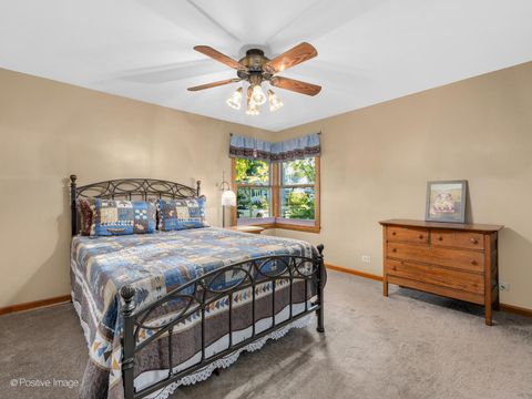 Tiny photo for 528 E Washington Street, Lombard, IL 60148 (MLS # 12492956)