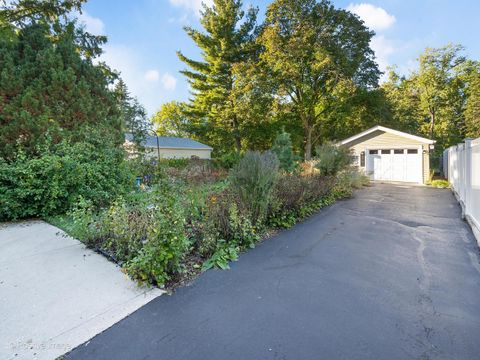 Tiny photo for 528 E Washington Street, Lombard, IL 60148 (MLS # 12492956)