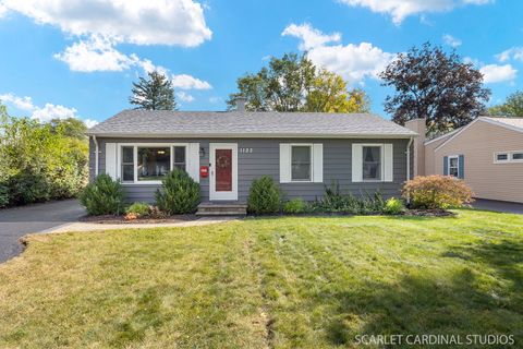 Photo of 1123 Grant Street, Wheaton, IL 60189 (MLS # 12494310) Photo of 1123 Grant Street, Wheaton, IL 60189 (MLS # 12494310)