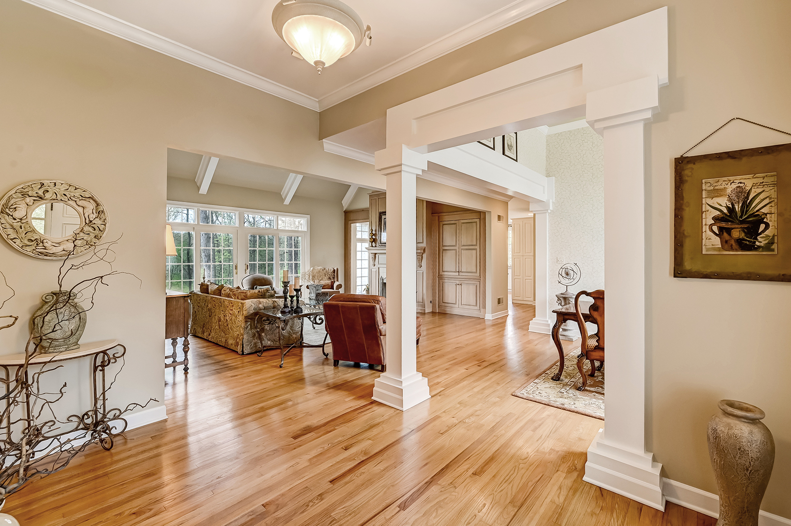 812 Stratford Court