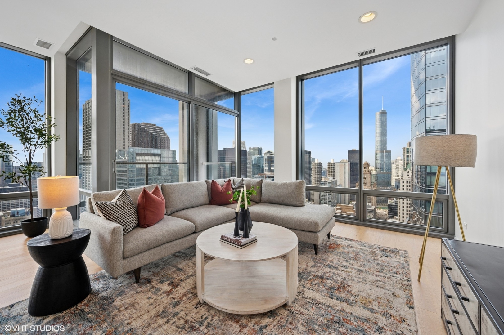 65 E Monroe Street 4623