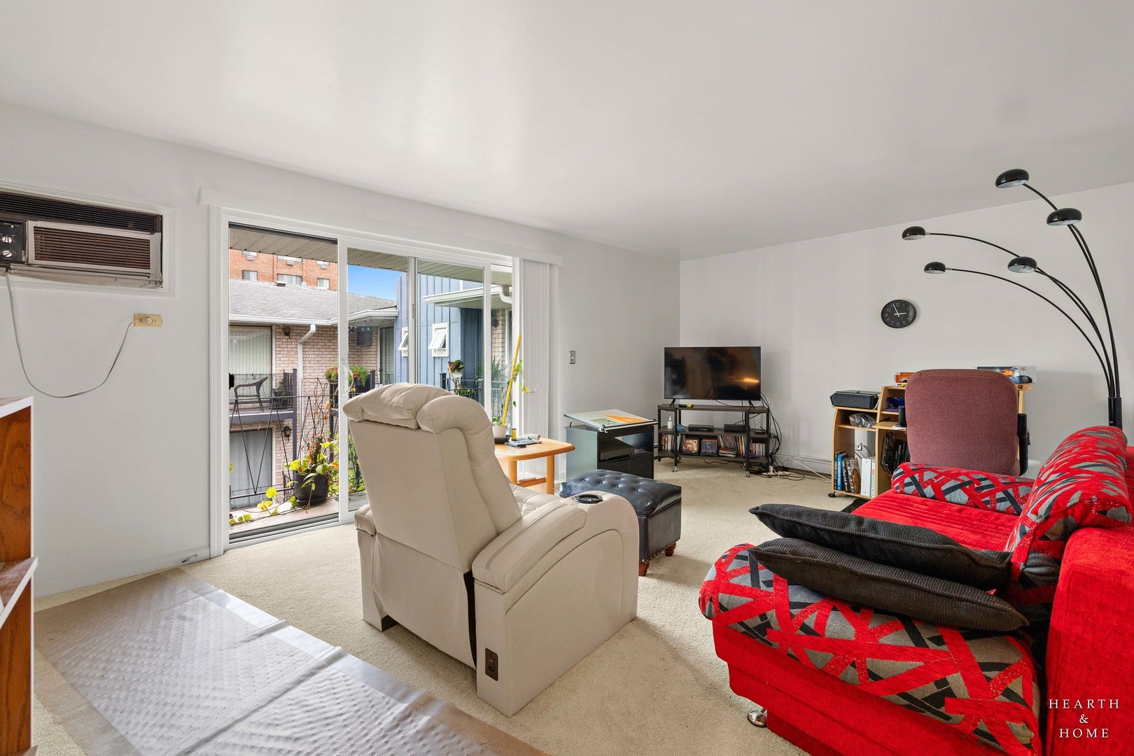 8519 W CATHERINE Avenue 380