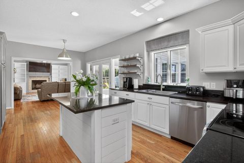 Tiny photo for 2611 Heather Glen Circle, Bettendorf, IA 52722 (MLS # 12624218)