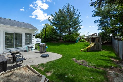 Tiny photo for 2611 Heather Glen Circle, Bettendorf, IA 52722 (MLS # 12624218)