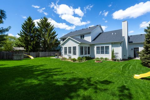 Tiny photo for 2611 Heather Glen Circle, Bettendorf, IA 52722 (MLS # 12624218)