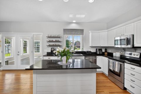 Tiny photo for 2611 Heather Glen Circle, Bettendorf, IA 52722 (MLS # 12624218)