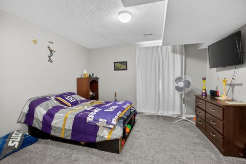 Tiny photo for 2611 Heather Glen Circle, Bettendorf, IA 52722 (MLS # 12624218)