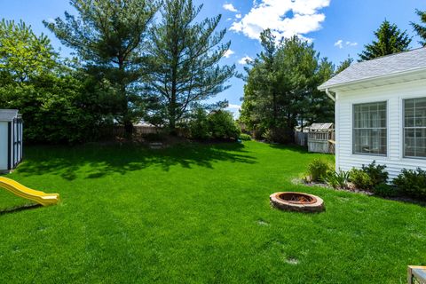 Tiny photo for 2611 Heather Glen Circle, Bettendorf, IA 52722 (MLS # 12624218)