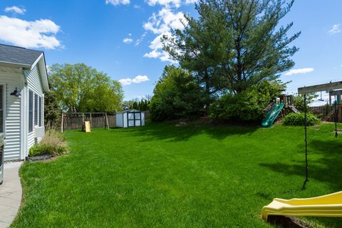 Tiny photo for 2611 Heather Glen Circle, Bettendorf, IA 52722 (MLS # 12624218)