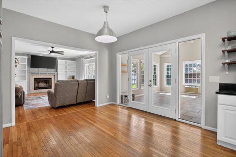 Tiny photo for 2611 Heather Glen Circle, Bettendorf, IA 52722 (MLS # 12624218)