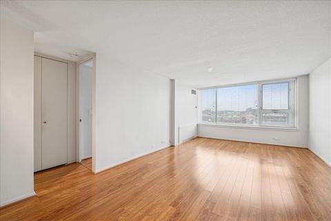 Tiny photo for 2728 N HAMPDEN Court #910, Chicago, IL 60614 (MLS # 12528833)