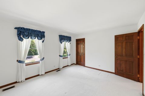 Tiny photo for 107 Roxborough Place, Inverness, IL 60010 (MLS # 12669641)