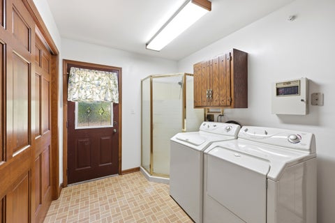 Tiny photo for 107 Roxborough Place, Inverness, IL 60010 (MLS # 12669641)
