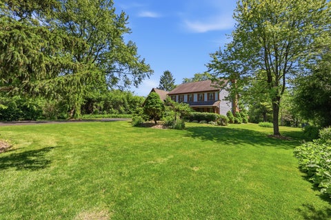 Tiny photo for 107 Roxborough Place, Inverness, IL 60010 (MLS # 12669641)