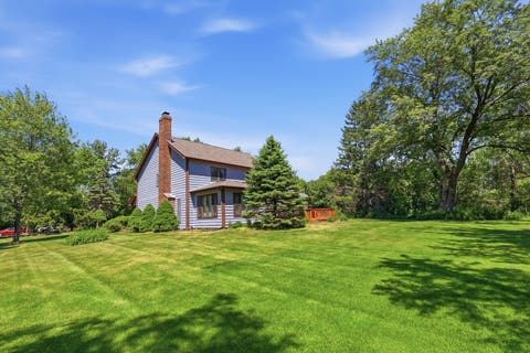 Tiny photo for 107 Roxborough Place, Inverness, IL 60010 (MLS # 12669641)