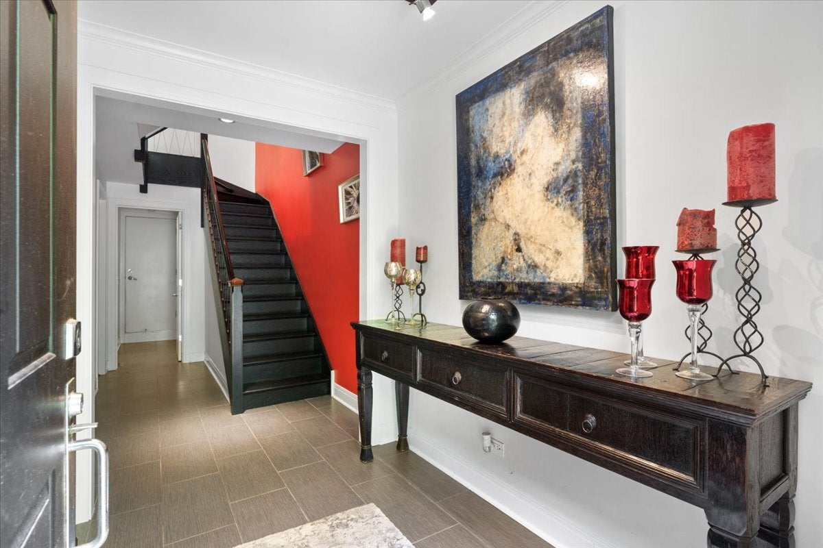 447 N McClurg Court 447