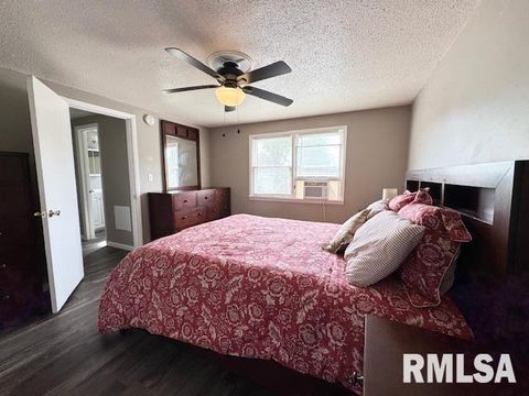 Tiny photo for 2205 MELANIE Lane, Marion, IL 62959 (MLS # EB460268)