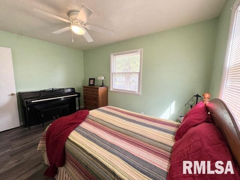 Tiny photo for 2205 MELANIE Lane, Marion, IL 62959 (MLS # EB460268)