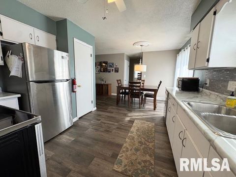 Tiny photo for 2205 MELANIE Lane, Marion, IL 62959 (MLS # EB460268)