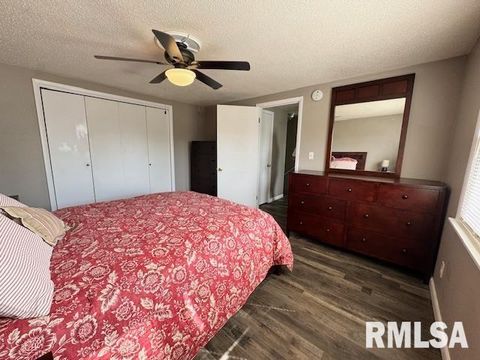 Tiny photo for 2205 MELANIE Lane, Marion, IL 62959 (MLS # EB460268)