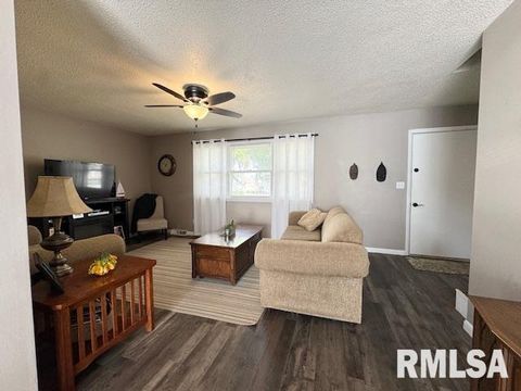 Tiny photo for 2205 MELANIE Lane, Marion, IL 62959 (MLS # EB460268)