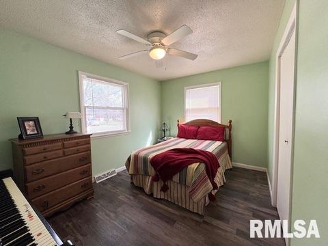 Tiny photo for 2205 MELANIE Lane, Marion, IL 62959 (MLS # EB460268)