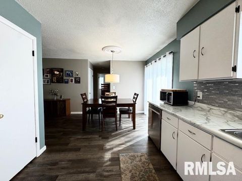 Tiny photo for 2205 MELANIE Lane, Marion, IL 62959 (MLS # EB460268)