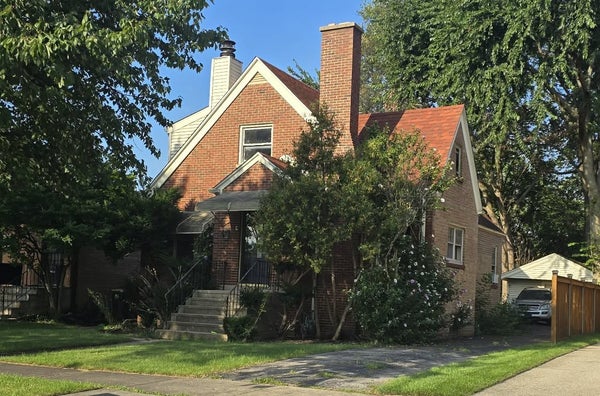 8118 N OZARK AVE, NILES, IL 60714 - Image f642e2ff9a9a870fd34043a00a91e0a6/2947655171