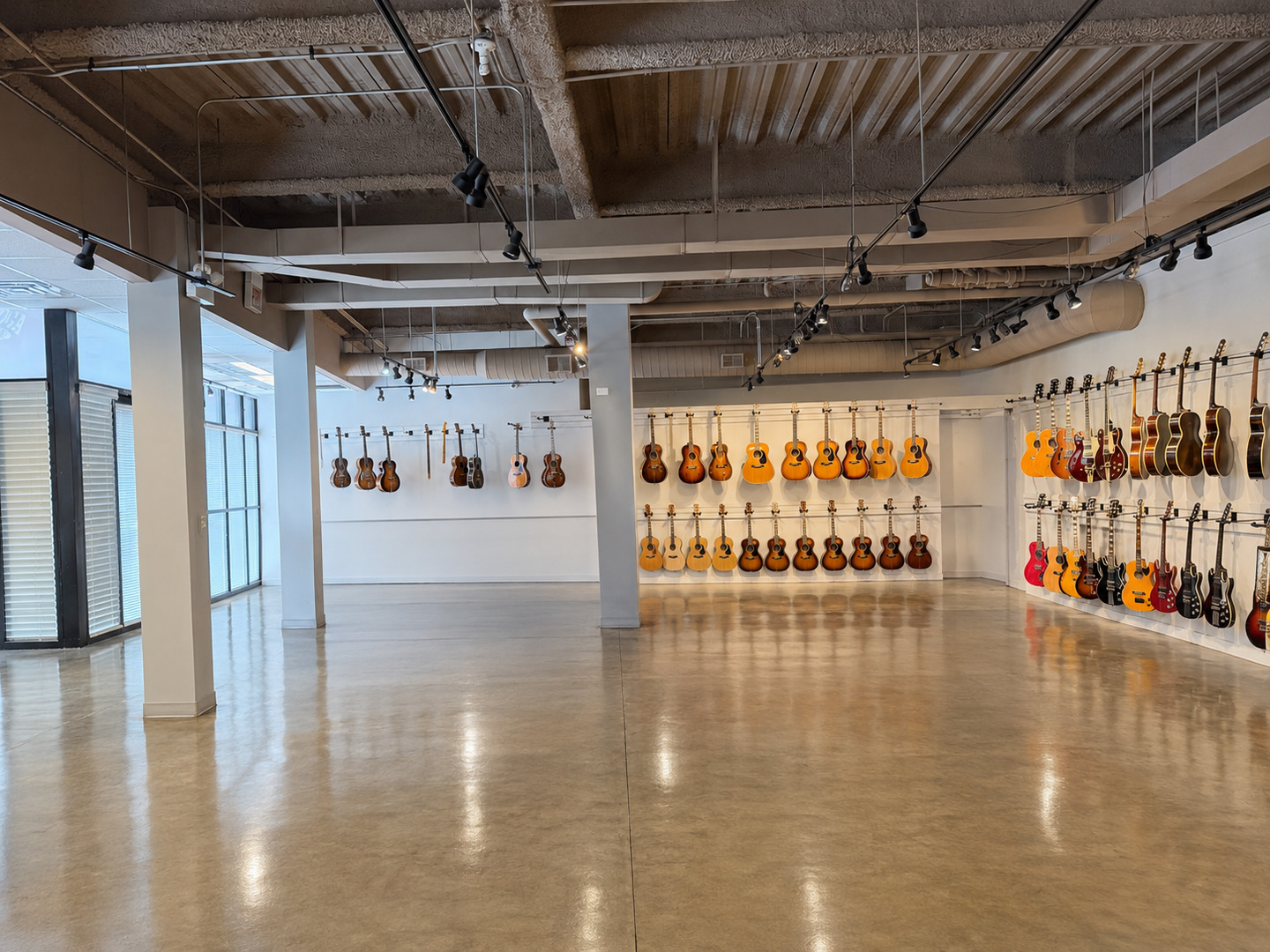 4418 N Clark Street N GF