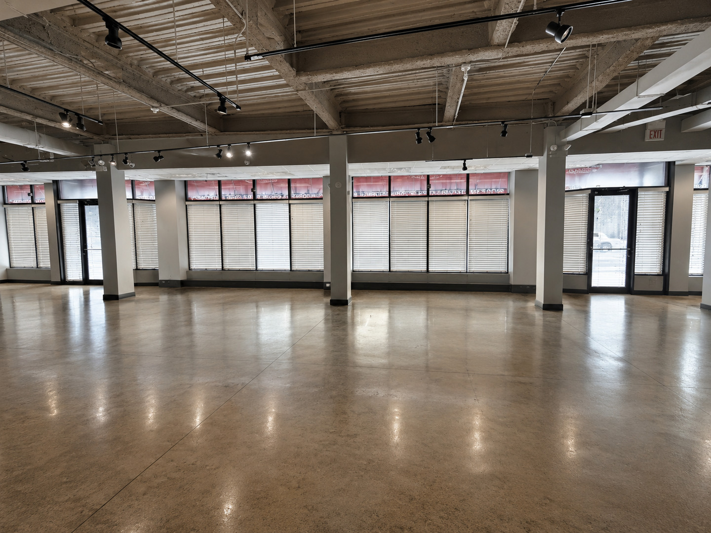 4418 N Clark Street N GF