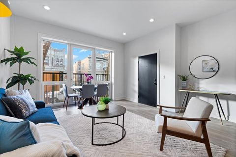 Tiny photo for 2636 W EVERGREEN Avenue #1, Chicago, IL 60622 (MLS # 12550183)