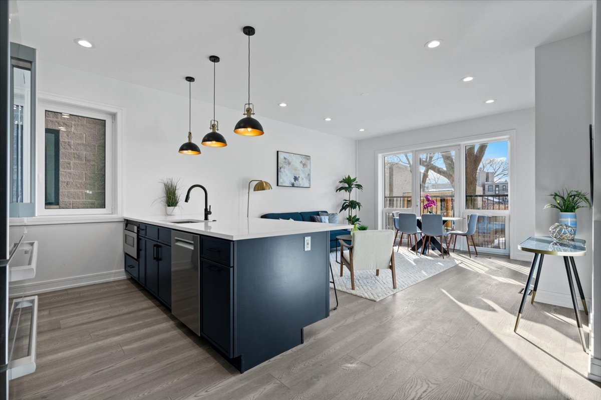 2636 W EVERGREEN Avenue 1