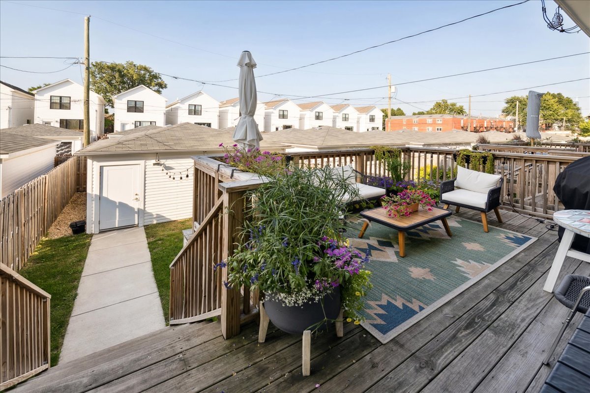 Chicago, Illinois 60612, United States, 4 Bedrooms Bedrooms, ,4 BathroomsBathrooms,Residential,Contingent,236322