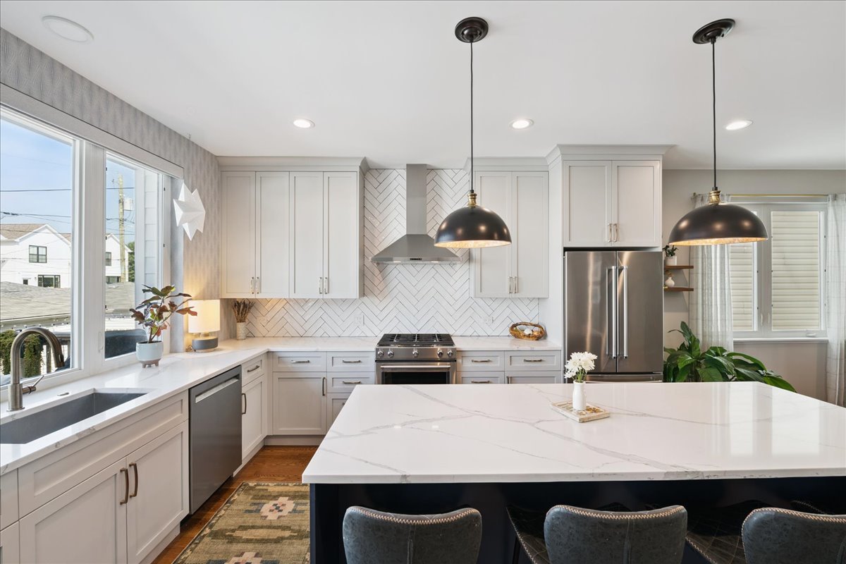 Chicago, Illinois 60612, United States, 4 Bedrooms Bedrooms, ,4 BathroomsBathrooms,Residential,Contingent,236322