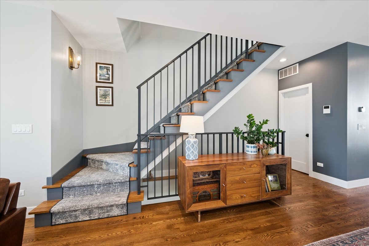 Chicago, Illinois 60612, United States, 4 Bedrooms Bedrooms, ,4 BathroomsBathrooms,Residential,Contingent,236322