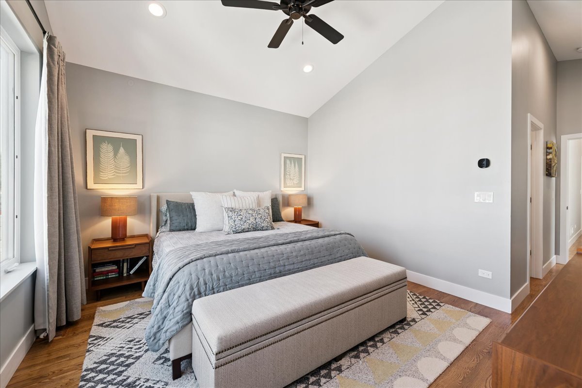 Chicago, Illinois 60612, United States, 4 Bedrooms Bedrooms, ,4 BathroomsBathrooms,Residential,Contingent,236322