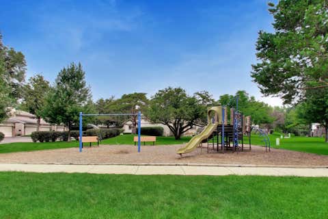Tiny photo for 418 Bluebird Lane #418, Deerfield, IL 60015 (MLS # 12731255)