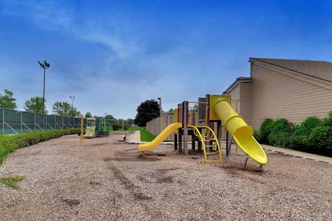 Tiny photo for 418 Bluebird Lane #418, Deerfield, IL 60015 (MLS # 12731255)