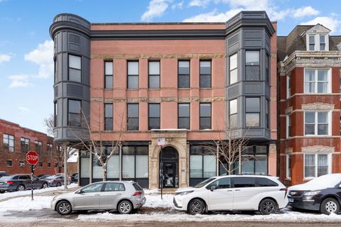 Tiny photo for 2354 S Oakley Avenue #B2, Chicago, IL 60608 (MLS # 12529410)