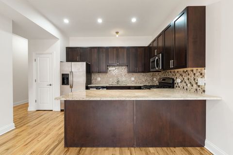 Tiny photo for 2354 S Oakley Avenue #B2, Chicago, IL 60608 (MLS # 12529410)