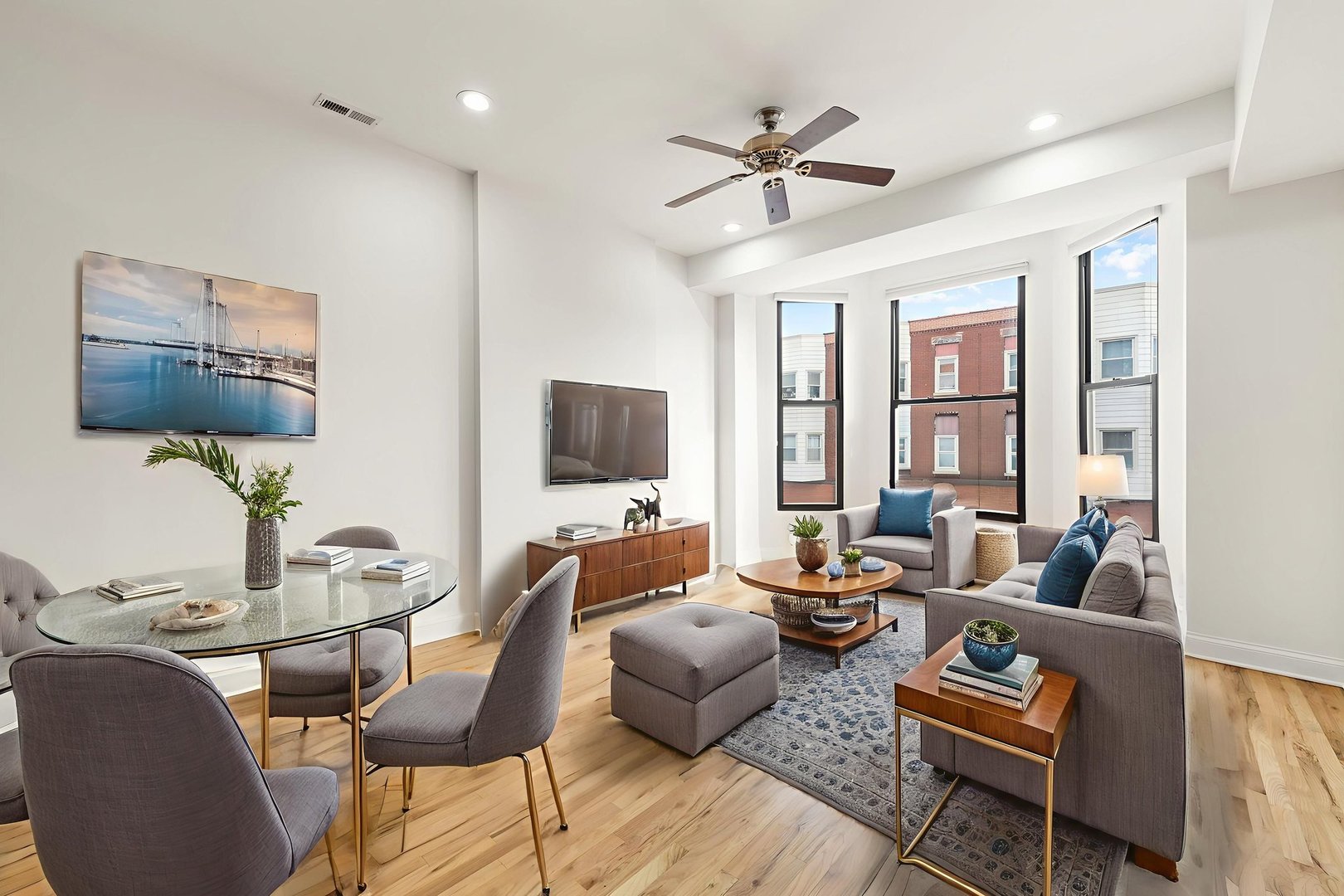 2354 S Oakley Avenue B2